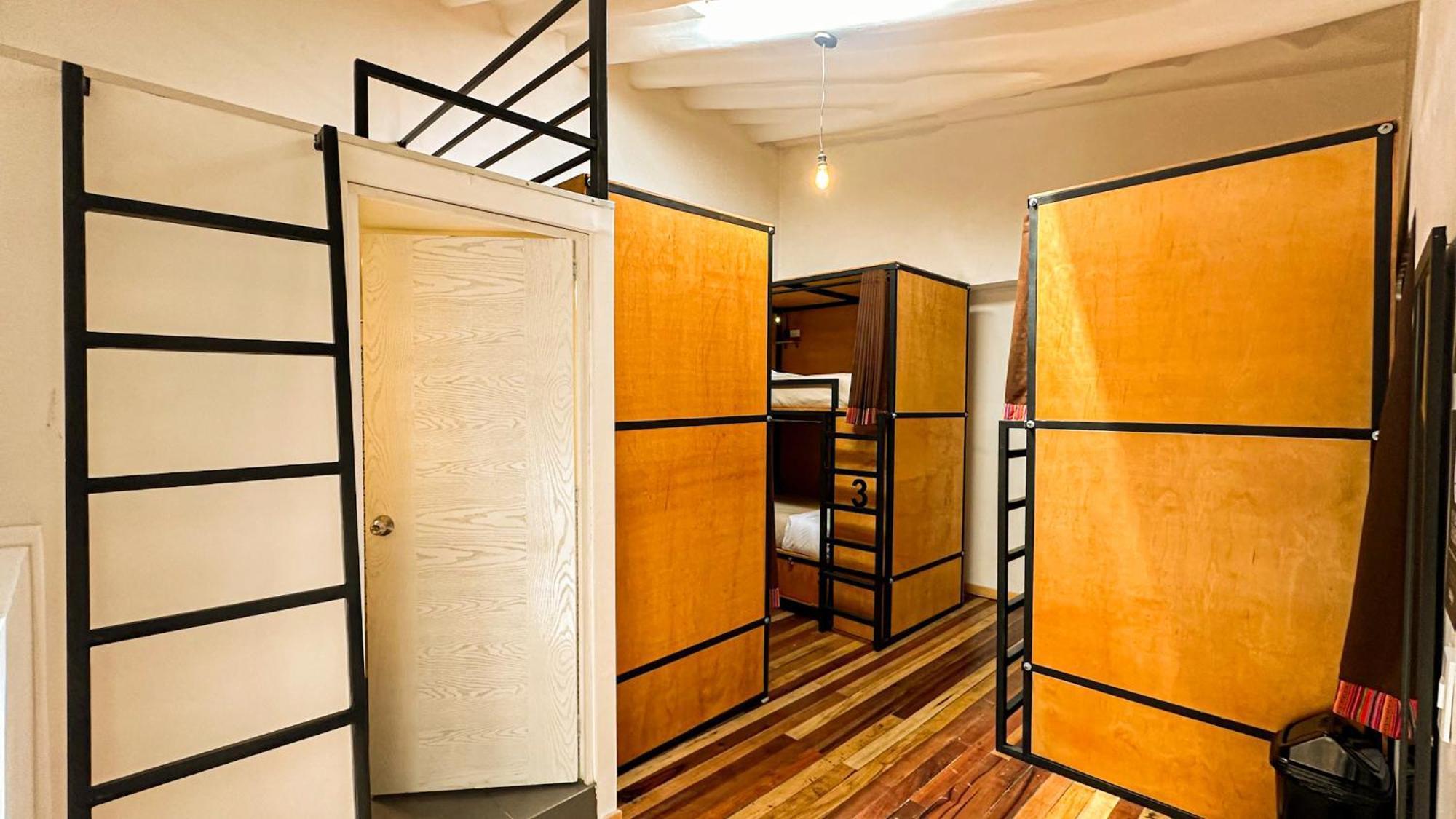 Hostal Black Llama *